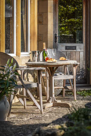 Green Meadow Garden Furniture Pedestal Bistro Table Green Meadow Garden Furniture Pedestal Bistro Table