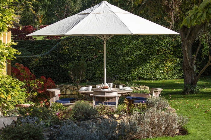 Green Meadow Furniture Oval Table Setting 2000