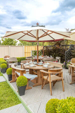 Green Meadow Furniture RHS Hampton Cour Green Meadow Furniture RHS Hampton Cour